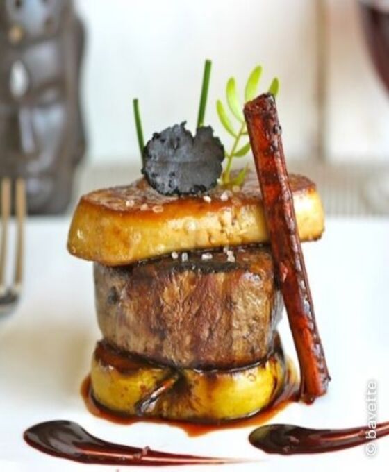 solomillo-de-ternera-con-foie-y-manzana-braseada